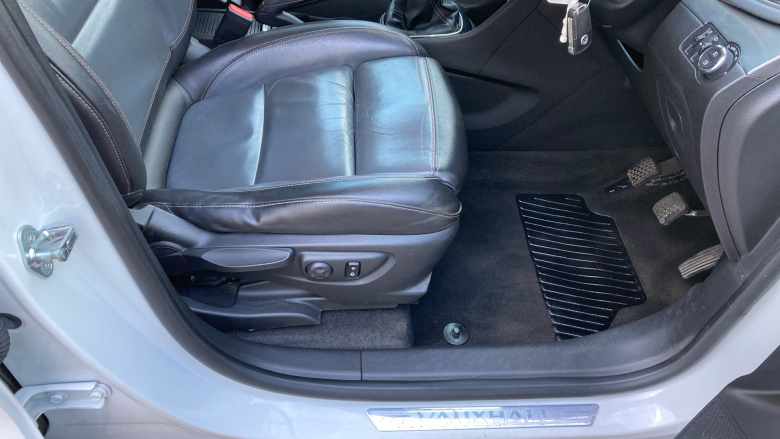 Vauxhall Mokka 1.7 CDTi SE 5dr 4WD Diesel Hatchback